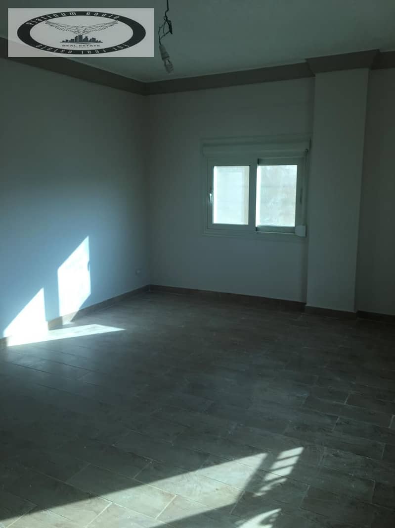 7 932b92cc-b4ef-4029-8f61-12dbbdc5873f. jpg