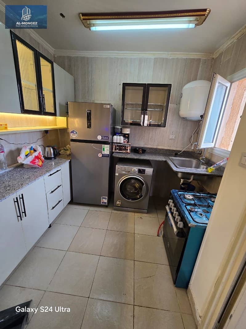 4 8fc39495-6faf-48ff-915e-772576e4c13a. jpg