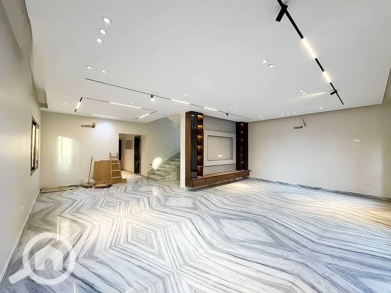 6 598425018_1426303942873355_163444292381406984_n. jpg