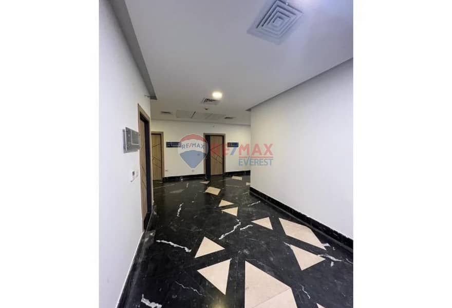 5 22baa852-74b8-408c-8873-2fe4fcd41574. jpg