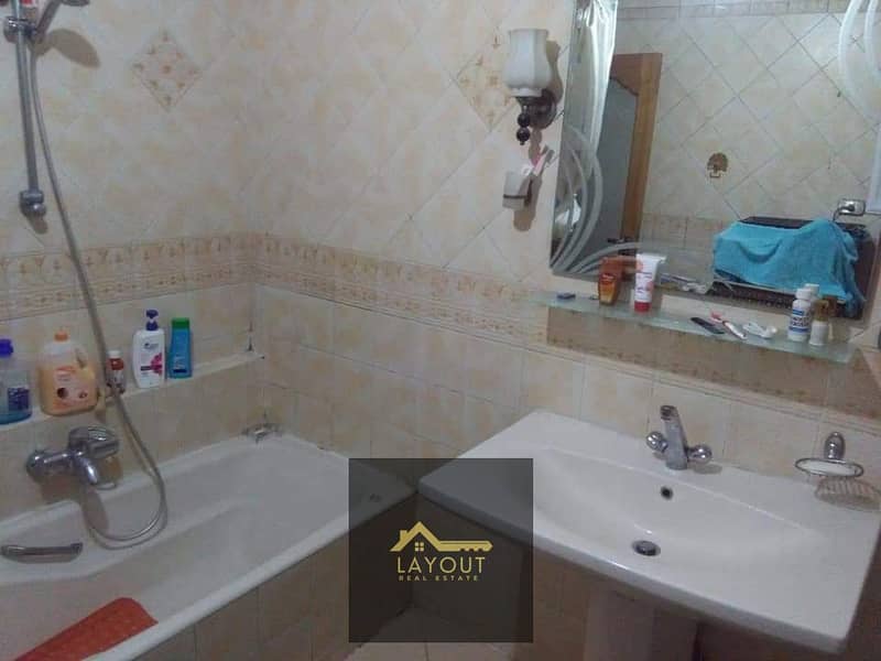 16 9892c6c2-10b5-4739-a43d-0b6577622ef3. jpg