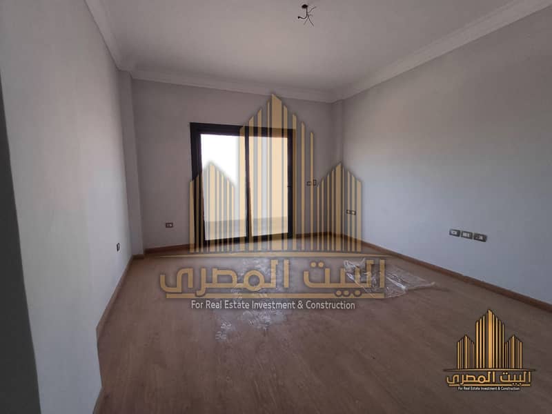 6 U911448 (26). jpeg