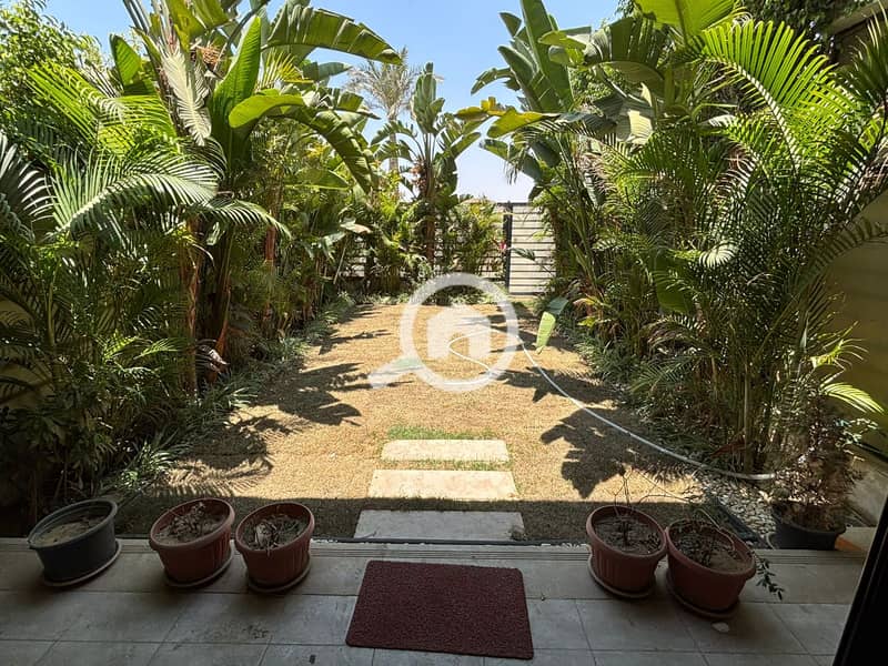 8 72a0ff23-15da-42bf-bca1-d27b8ce97425. jpg