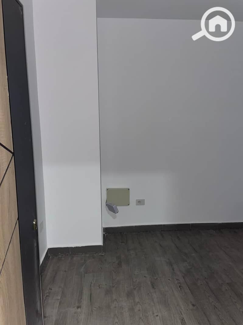 16 92e9b407-de4a-4c35-818f-95a6b76363e9. jpg