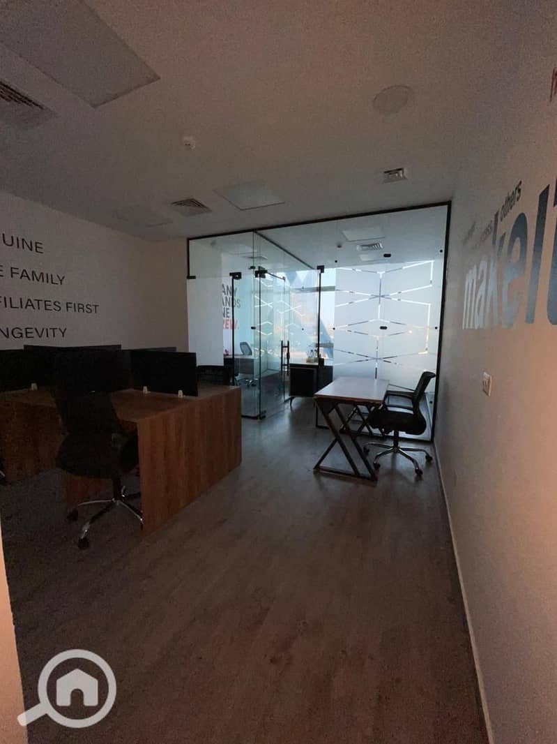 22 e03a5ae1-d0da-4a0e-baf5-f3e7a7d7e283. jpg