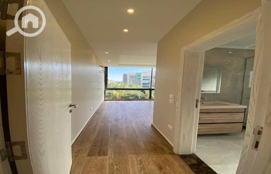 15 c1bf9205-8d1c-4b1f-a0c6-cf232bf4bbaf. jpg