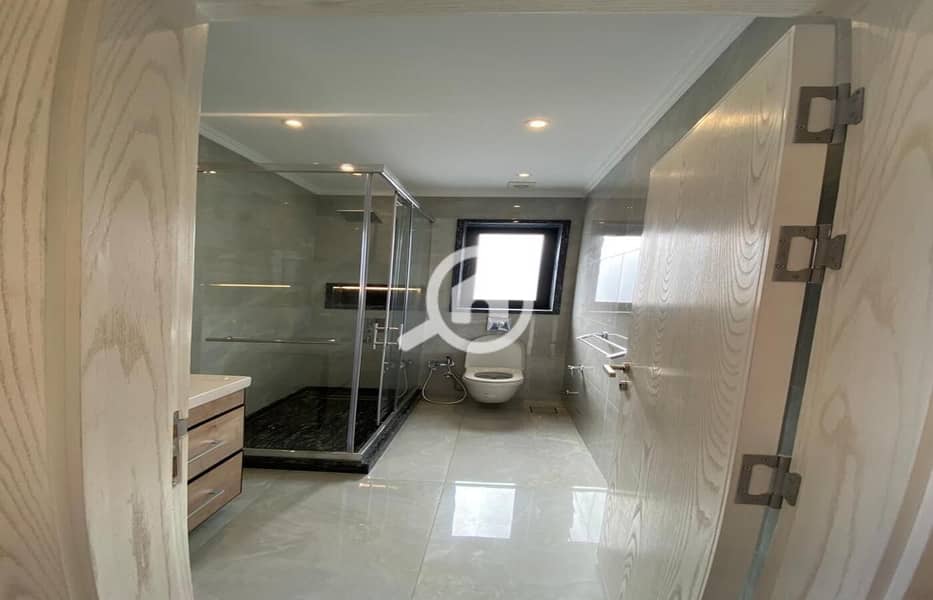 18 e8b80718-52f1-4bda-aa63-7fb93cbfa8b4. jpg