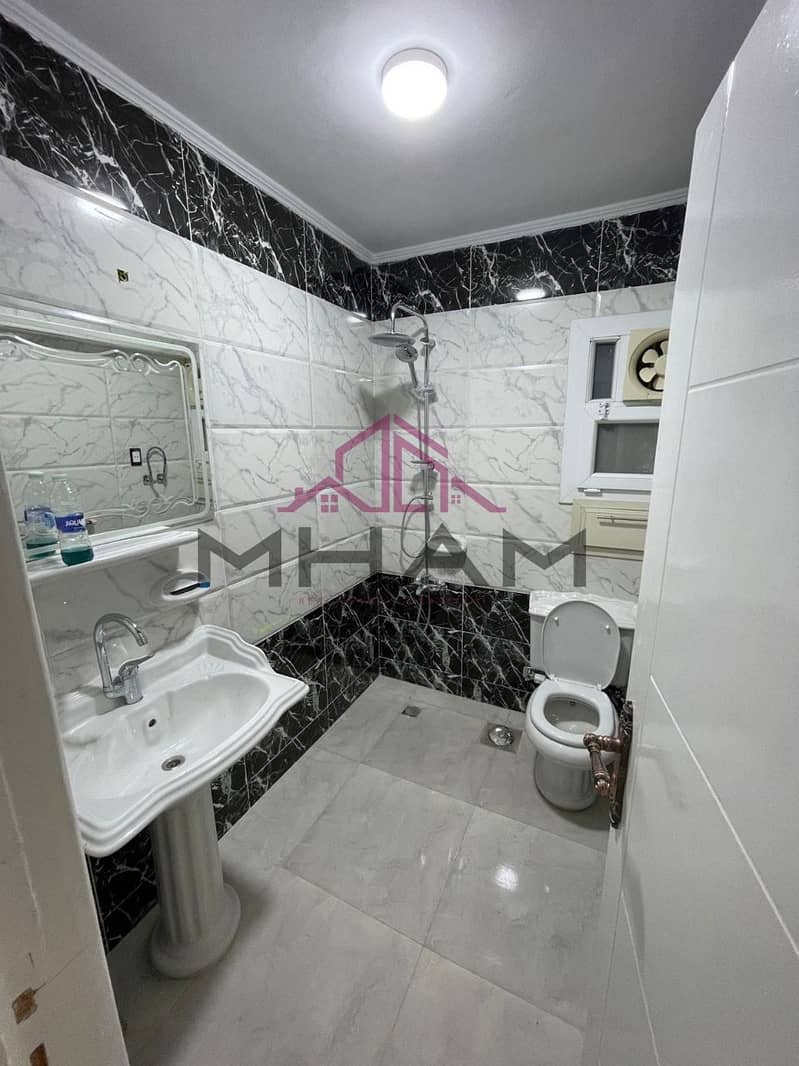 8 photo_5974176686016236410_y. jpg