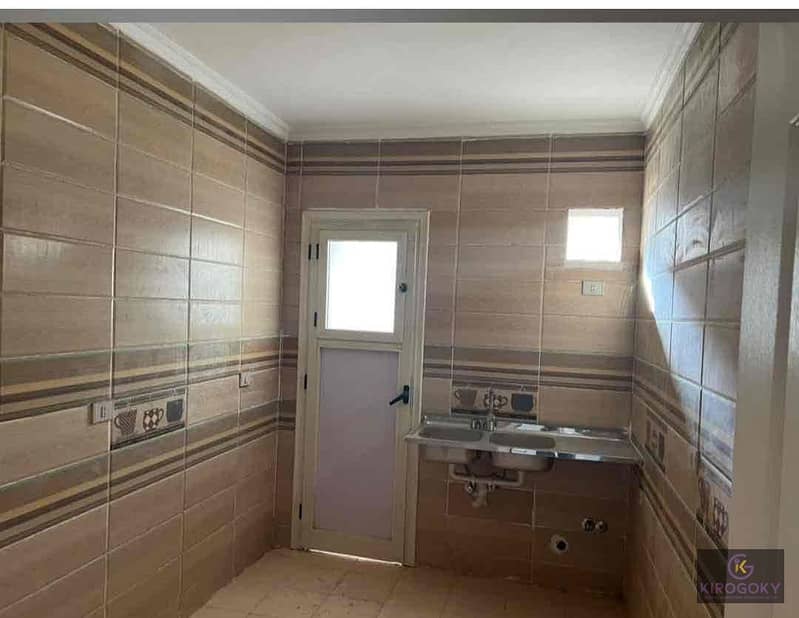 8 e9cd0669-554c-46b2-956c-18c4d0c77538. jpg