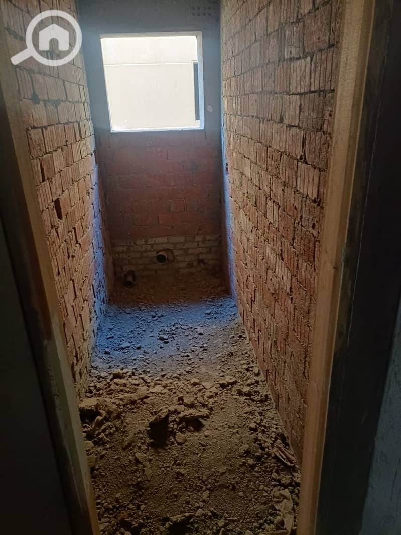 4 6922a597-c81a-47a6-9fbb-ee9c34c8f811. jpeg