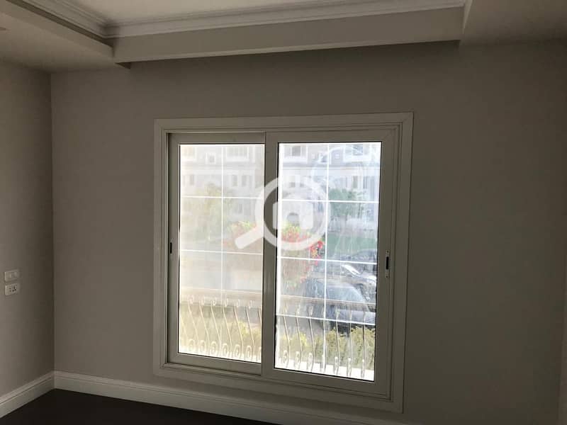 5 0e8ff698-2b80-4833-9a0a-bb8e90f877b4. jpg