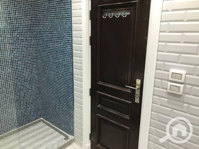 9 d400bab8-574f-4678-9022-04f9ce96c6d8. jpg