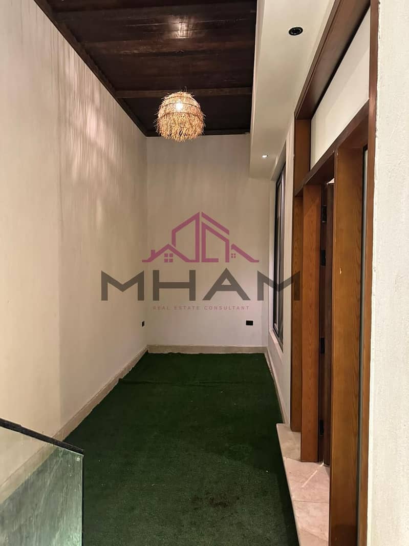 7 photo_5972300360833501956_y. jpg