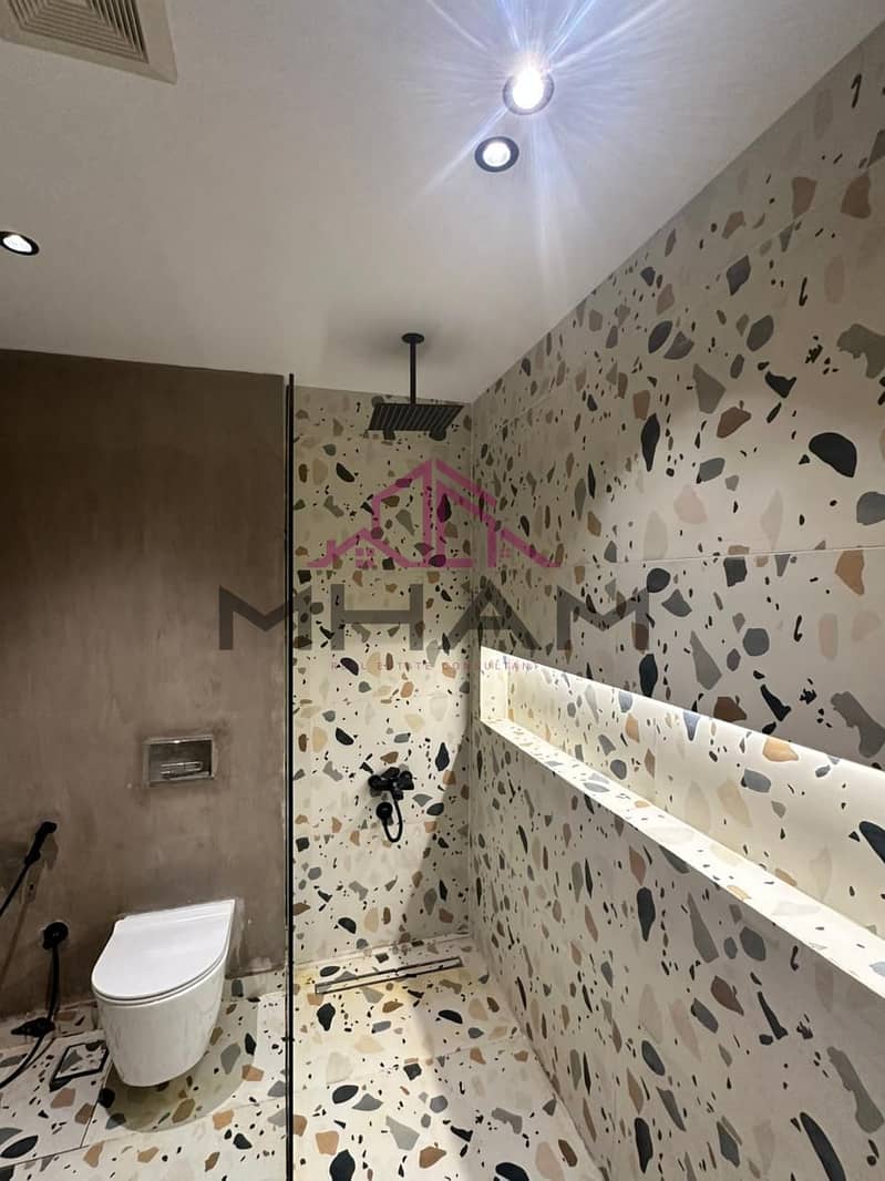 8 photo_5972300360833501958_y. jpg