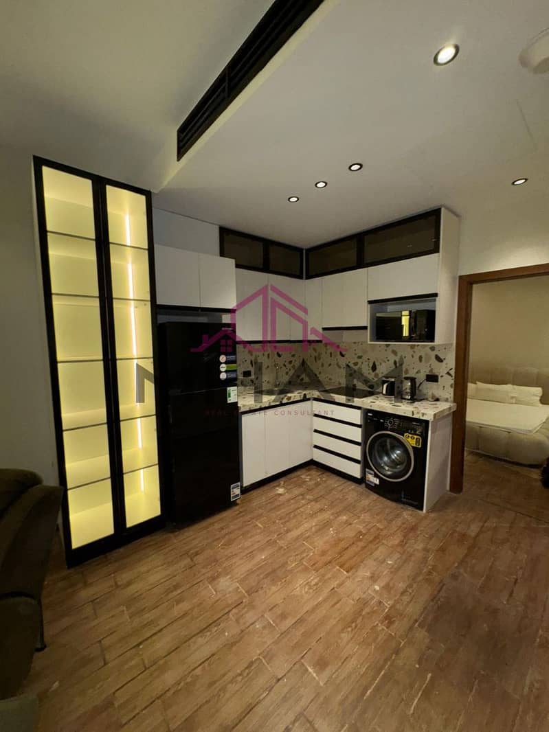 13 photo_5972300360833501964_y. jpg