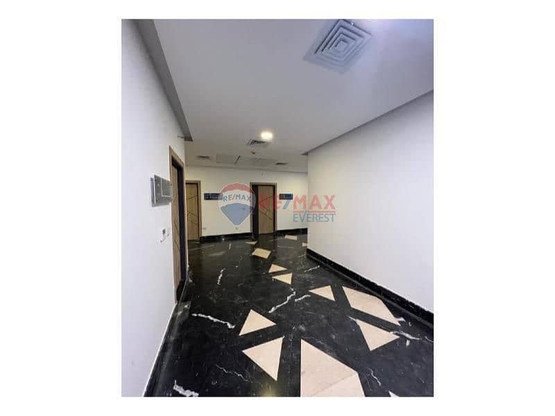 4 22baa852-74b8-408c-8873-2fe4fcd41574. jpg