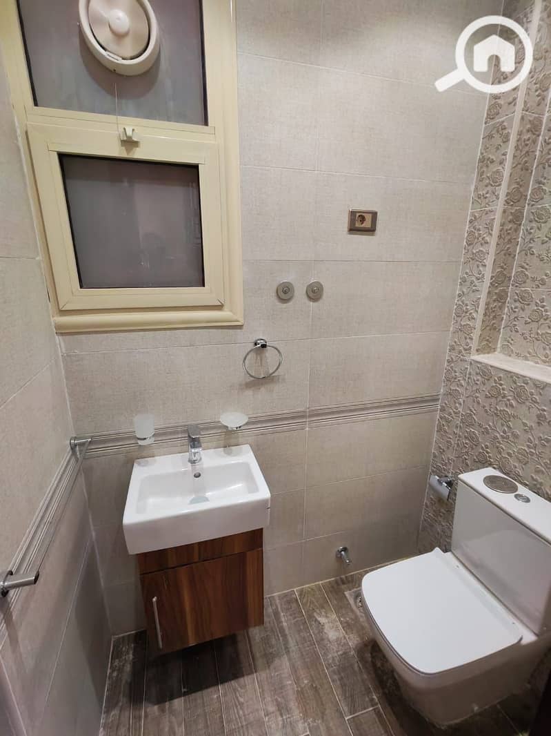 5 WhatsApp Image 2025-10-06 at 10.41. 42 AM (3). jpeg