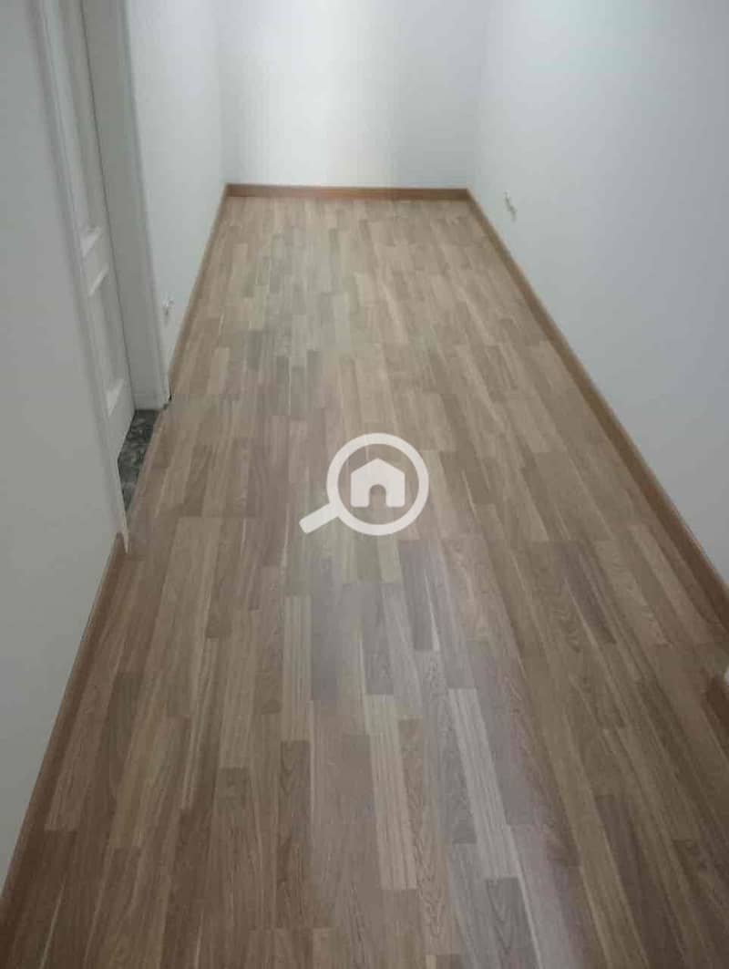 7 6e7b19ee-ee3d-4a2b-ba71-d834449a1c38. jpg