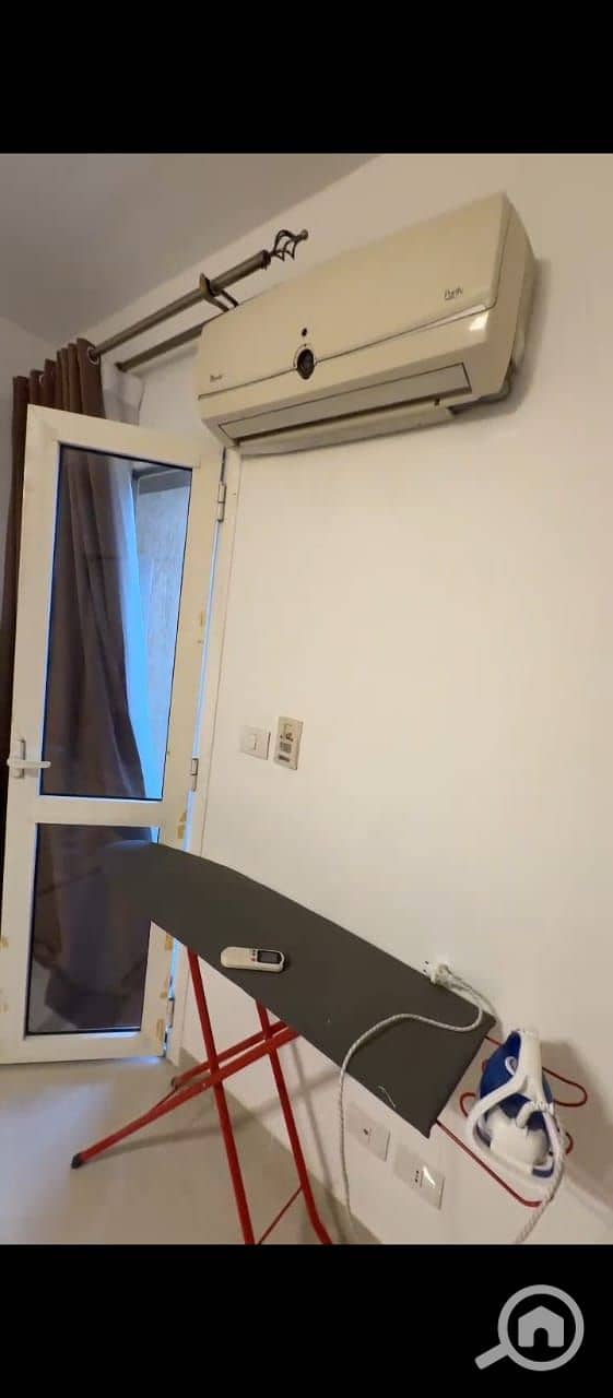 8 f4c74a96-70a4-406a-948b-e953ff54cf69. jpeg