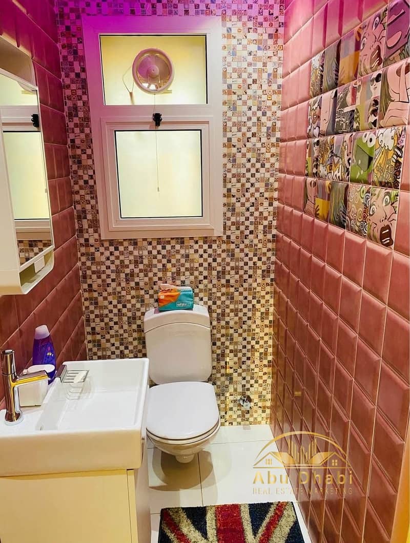 10 e59ed4a2-fd31-445e-9772-78a2fc9bafda. jpg