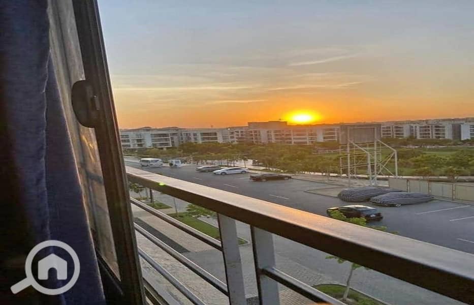 4 1a10f45d-faa5-40d4-849f-f9d745a1aeb4. jpg