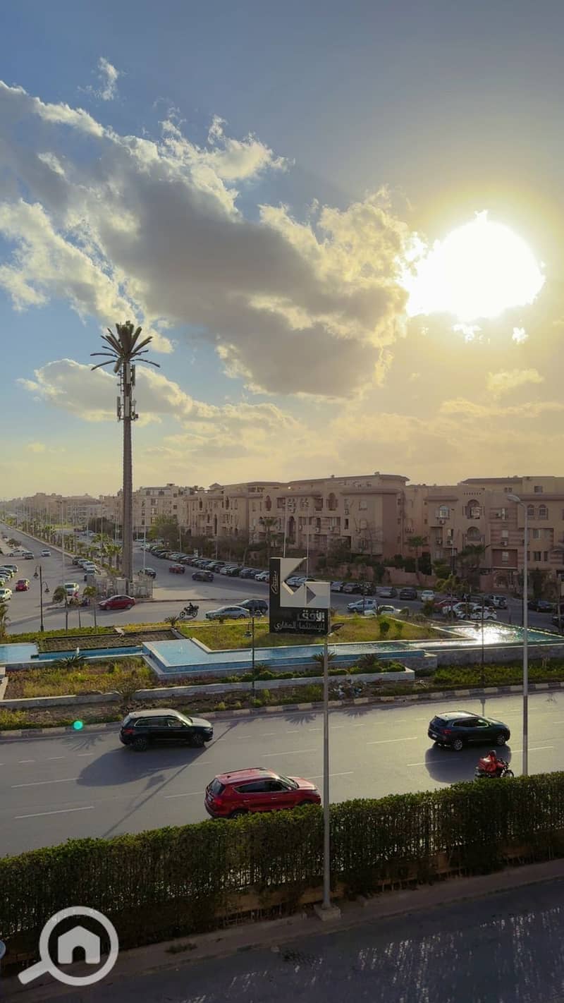 10 afe9436f-67e5-483e-8d4a-7053b41630c0. jpeg