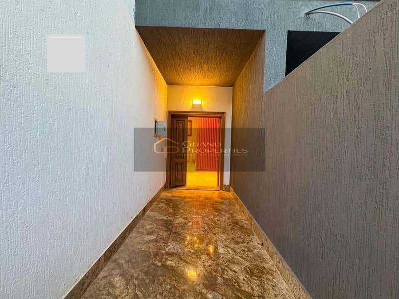 13 e2a135c0-c259-4cc7-bbcd-1619b0bf992e. jpg