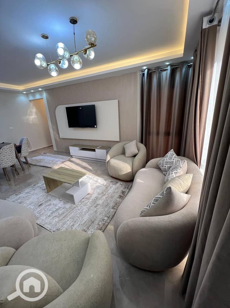 2 0794f860-16a9-46c2-88bb-689874c8f1ba. jpeg