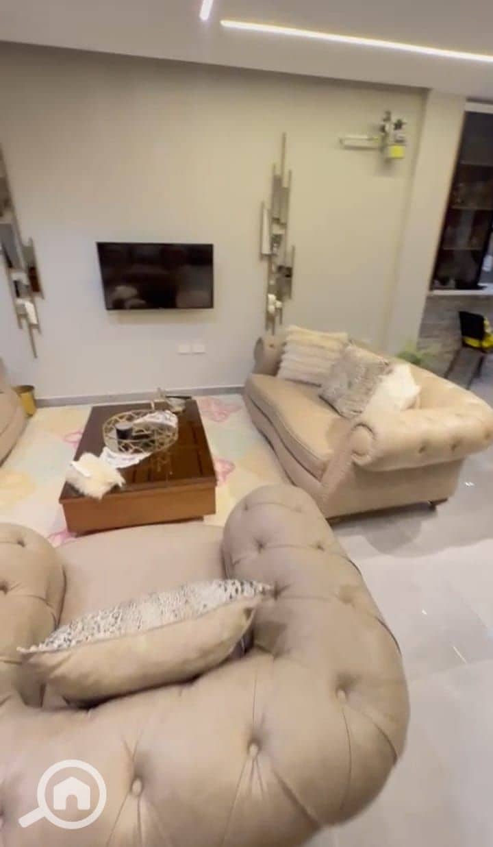 3 e8252053-0a4d-4d7b-ace2-2f07ca9b87fb. jpeg