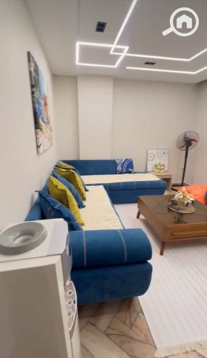 14 82b6af04-e3a5-4086-9ca7-27a6c21e6364. jpeg