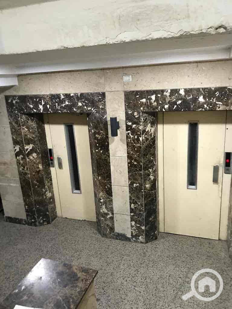 2 82516c53-8ff2-4b6c-8fed-53c763adc368. jpg