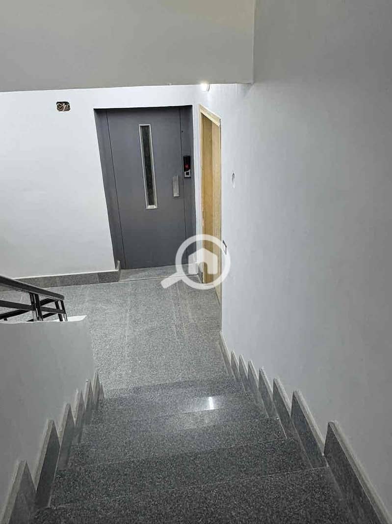 13 564583d4-5e11-489d-bed0-b5a73ac04867. jpg