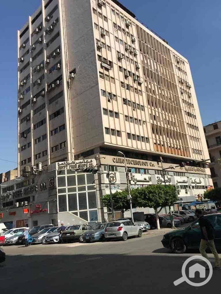 4 bbfbb400-aaf1-4f6e-8a83-8cfd6f593e6a. jpg