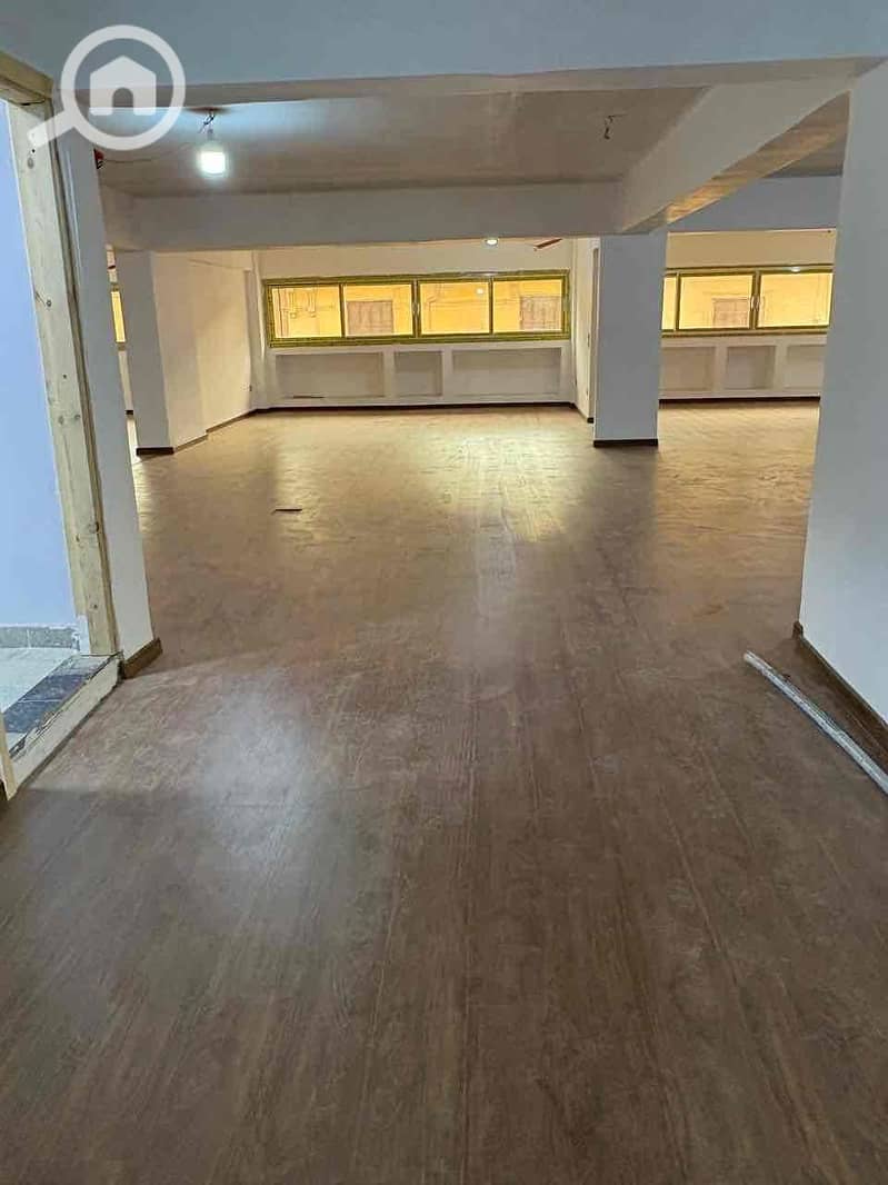 12 9f768103-49da-4767-8d26-cc51ebb8300e. jpg