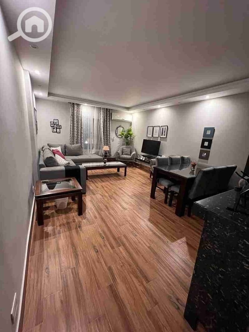 1000553717. jpg 1000553717. jpg