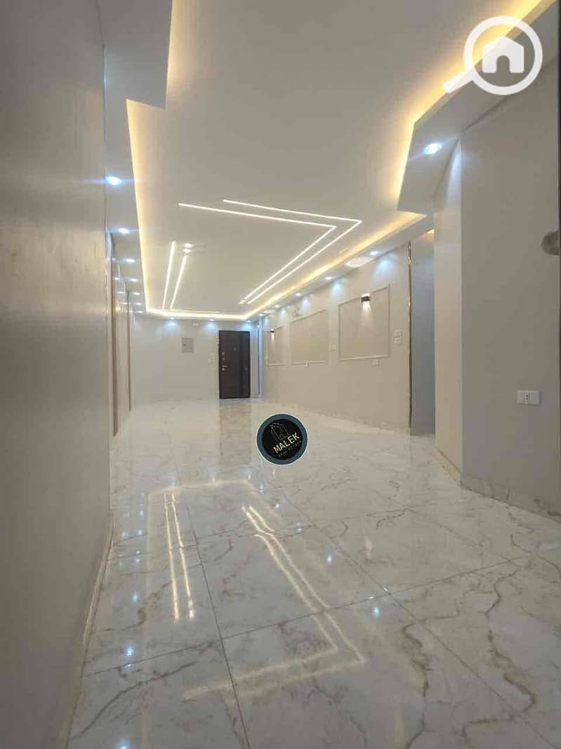 2 61eb6a12-5c95-40af-9178-d66fec1b3260. jpg