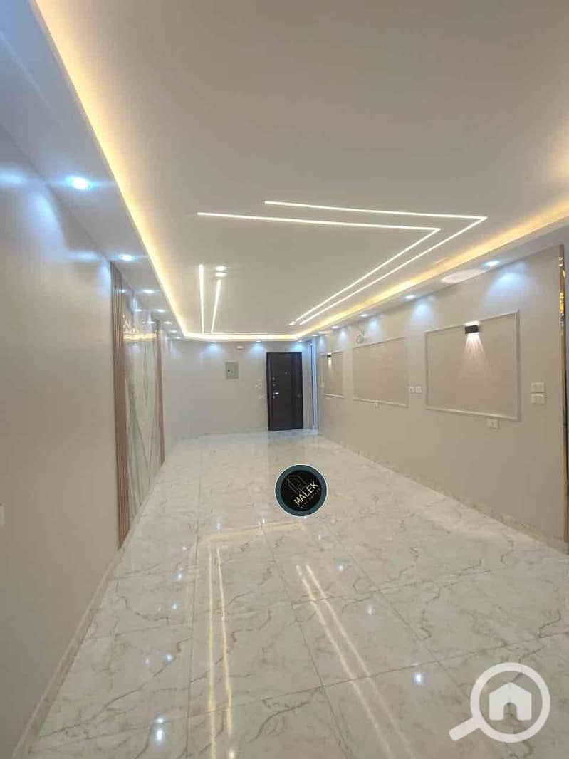 10 c03f63a6-caa2-47ed-bfb1-4cafe6eabb53. jpg