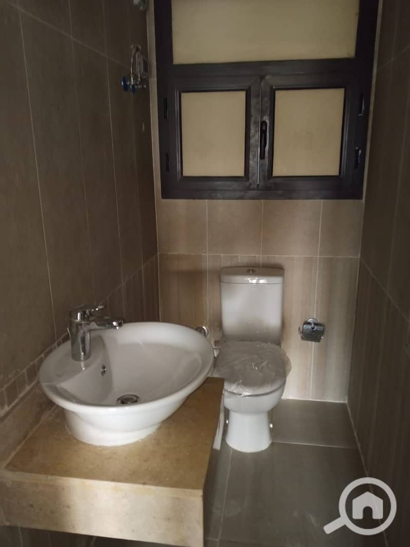 10 680d9afb-e4e1-4ee0-9399-fd1090cd1010. jpeg