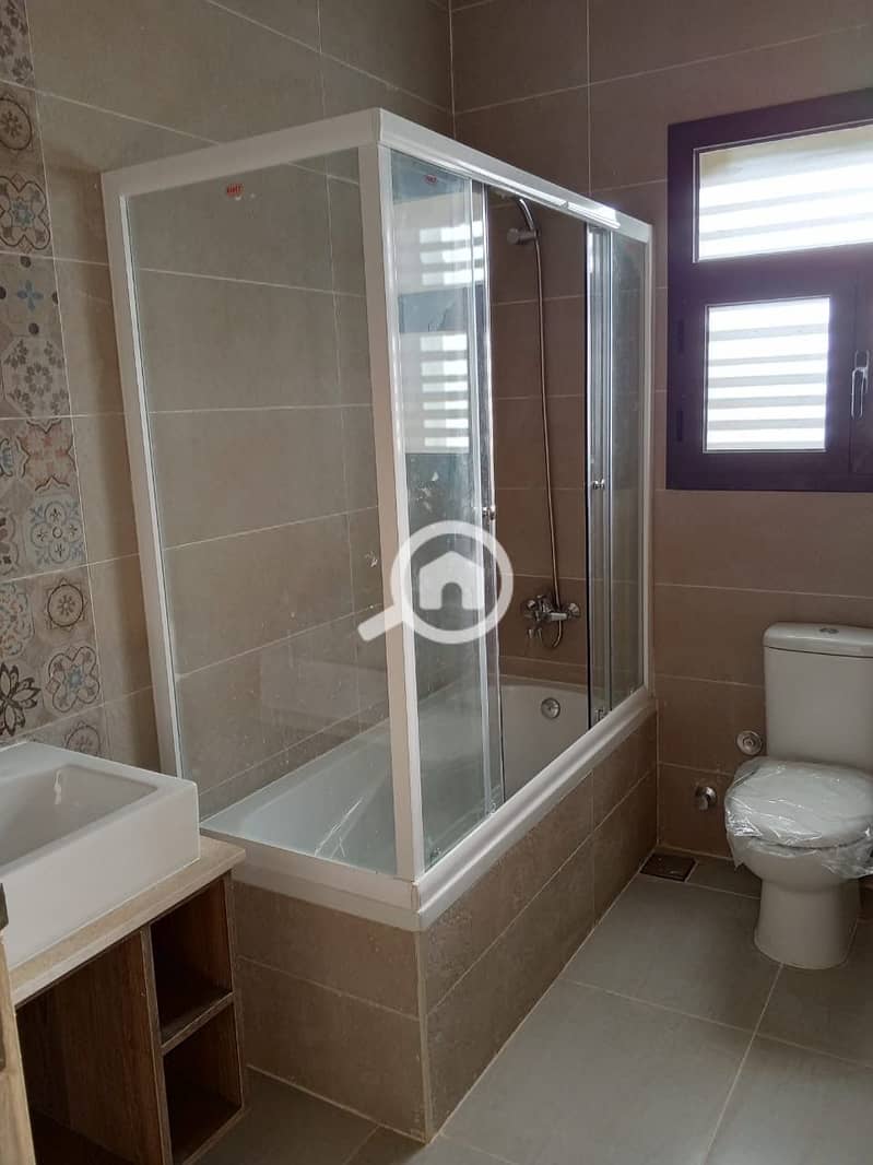 11 2752f37f-6635-4f2c-aaae-d9453b87ff2a. jpeg