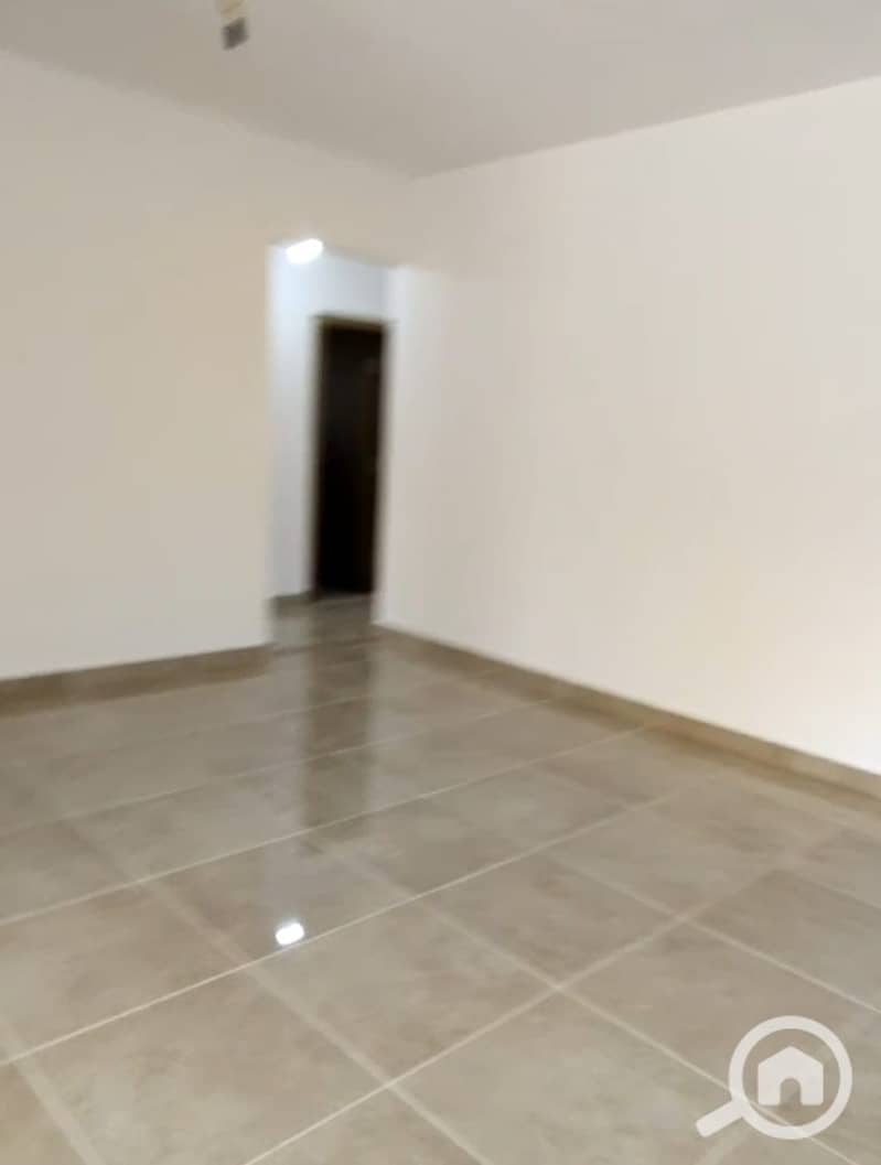 15 cabe6f0e-bdff-4079-bd8b-46d858565ce1. jpeg