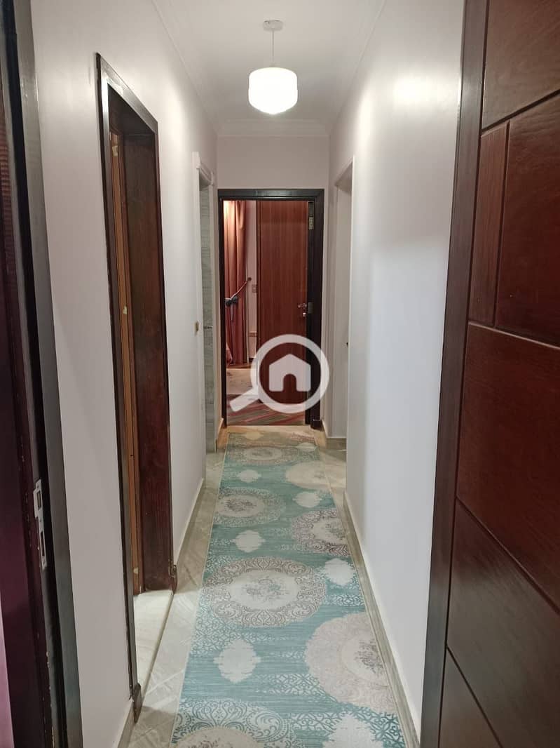 11 cd3a205f-d858-49c4-a3e8-a88c5e2a5662. jpg