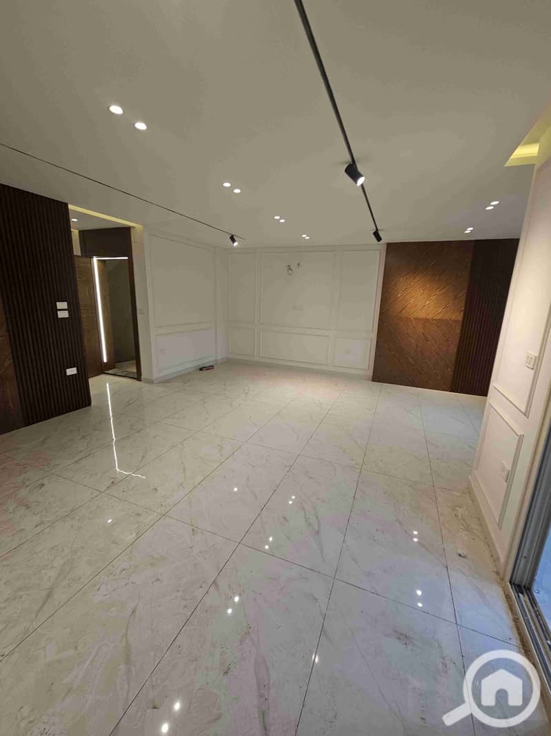 1000241409. jpg 1000241409. jpg