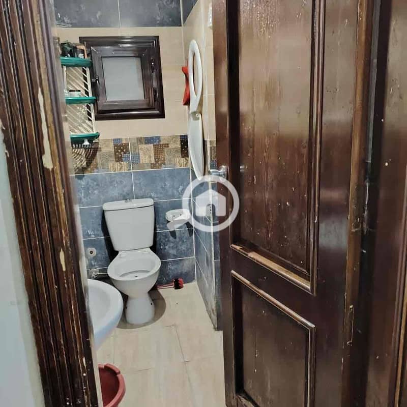 10 c2a3fbff-9004-4e70-8aa5-dc672319d4a7. jpg