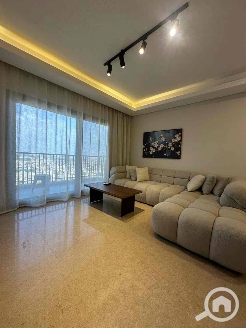 3 fb131570-7d34-4980-8153-5294702fec2d. jpg