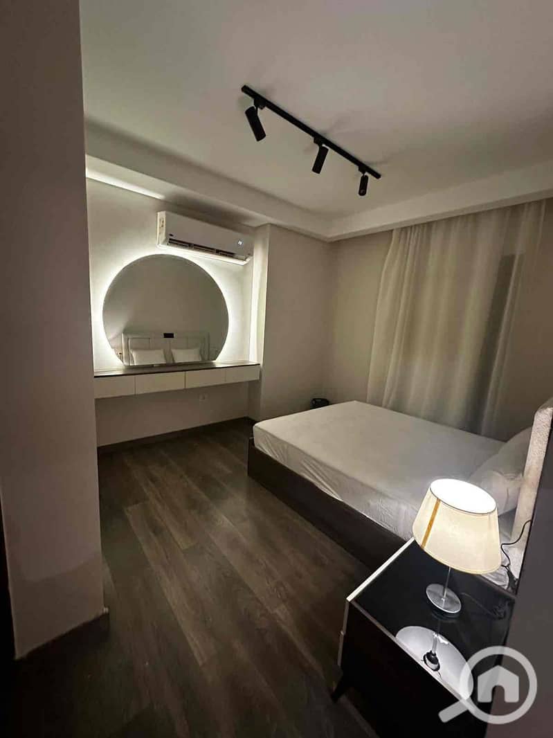 8 70eea7cf-2852-421c-9e5c-3c6a73df9165. jpg