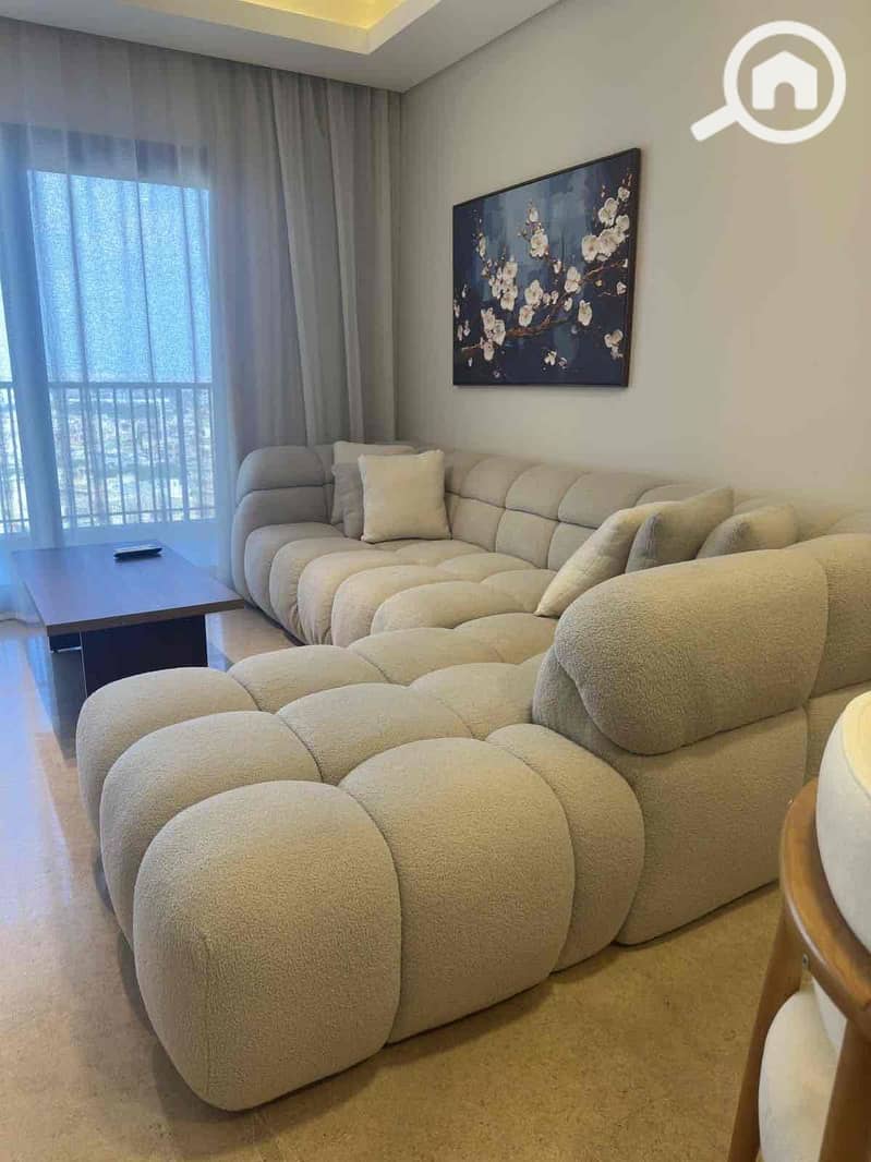 15 5d12af5b-d8ef-45d0-99cf-1f7493d2203e. jpg