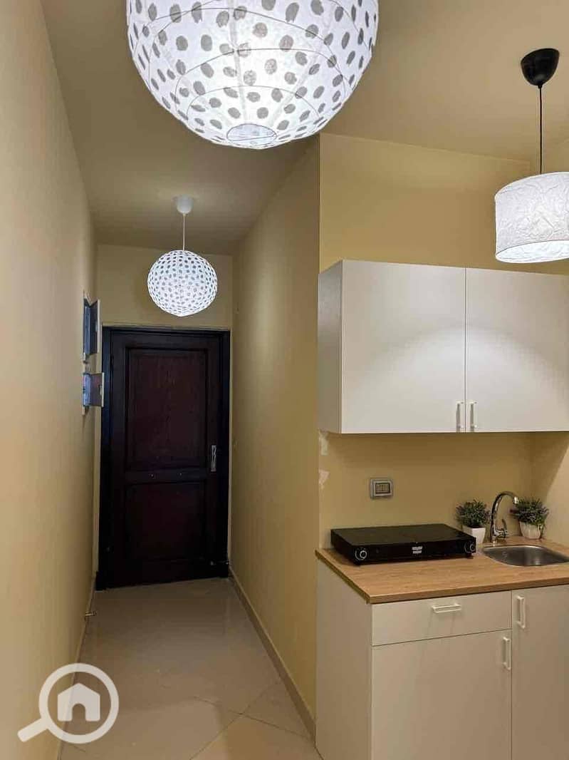 3 e2d2458c-19f4-4b05-a23e-7edc47fb1a4b. jpg