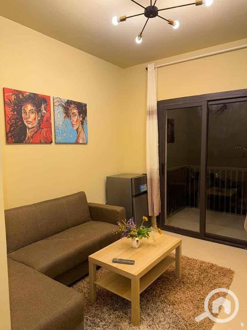 4 88554a0c-2756-49ce-9f7f-7983be908232. jpg