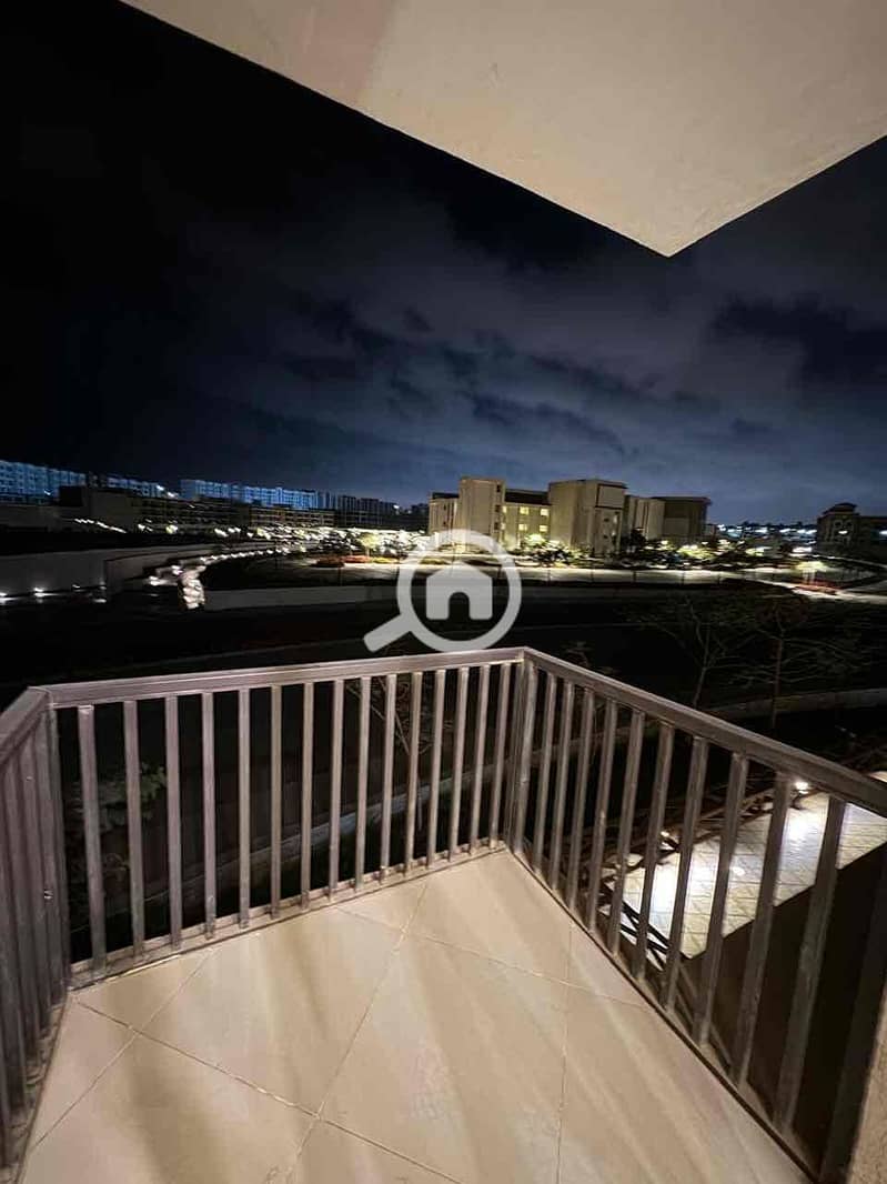 5 556291f7-749f-41f0-a0fe-4d91c2c04b95. jpg