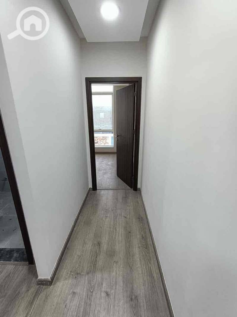 4 b2006330-e136-4472-aaac-d3d64be05922. jpg